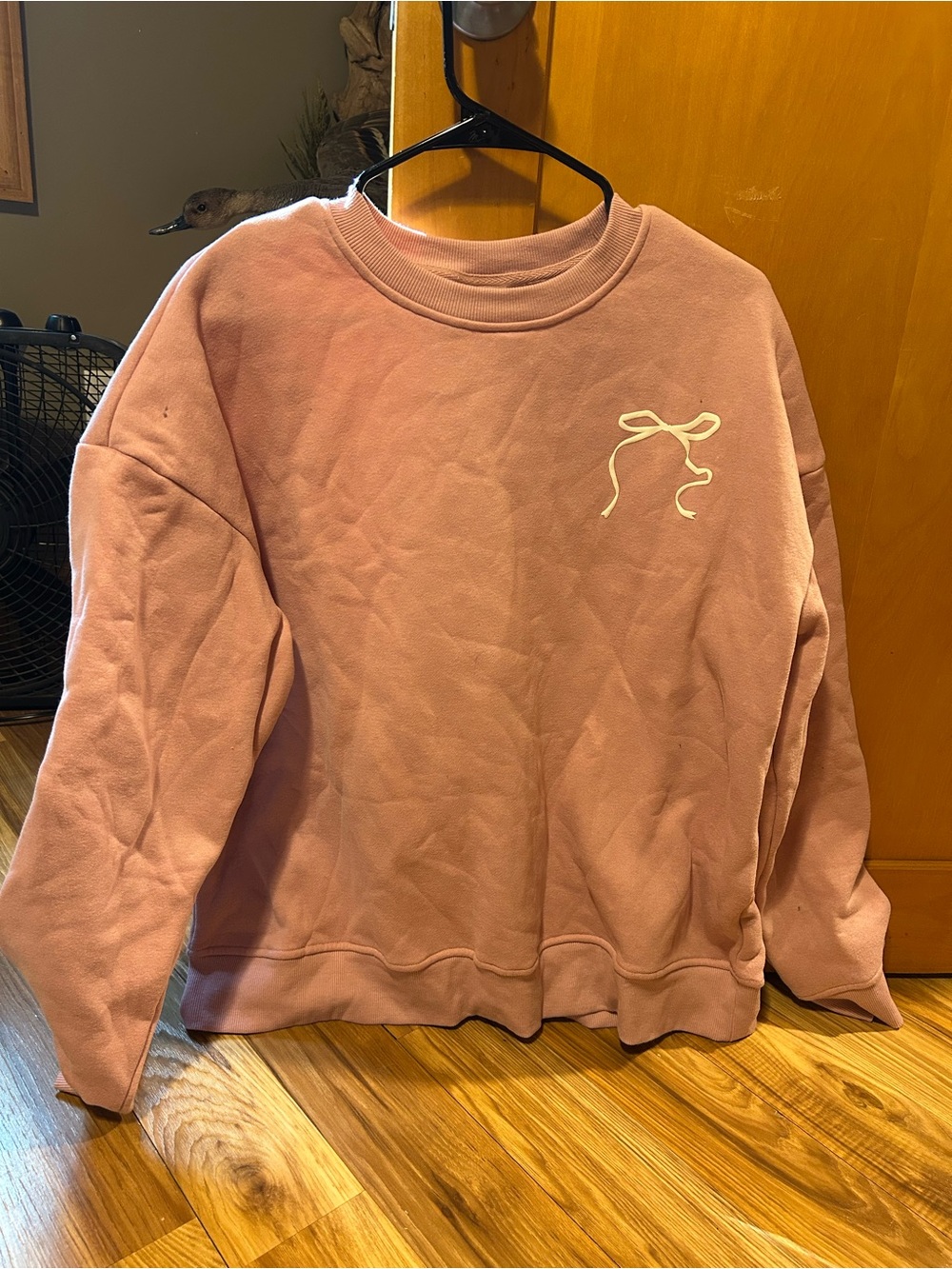 Women's Dusty Pink Bow Crewneck Sweatshirt